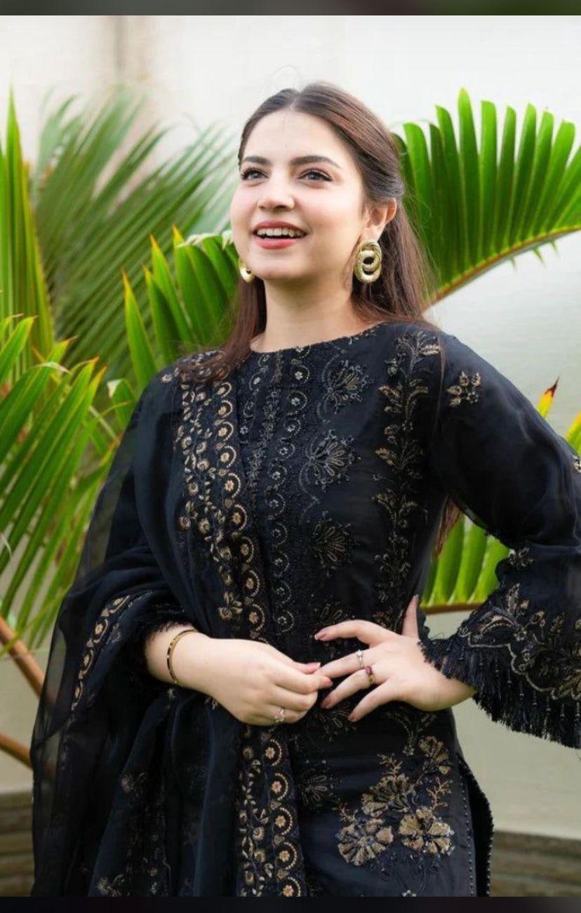 3 PCs Woman Unstitched Embroidered Suits